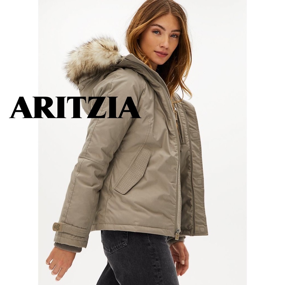 ✨NWT✨ ARITZIA TNA summit short parka jacket coat M